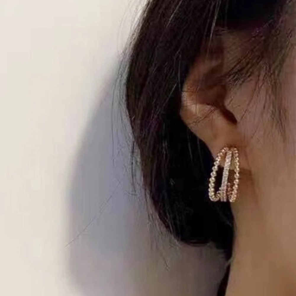18 K Gold Diamond Multi Hoop Huggie Earrings NWT